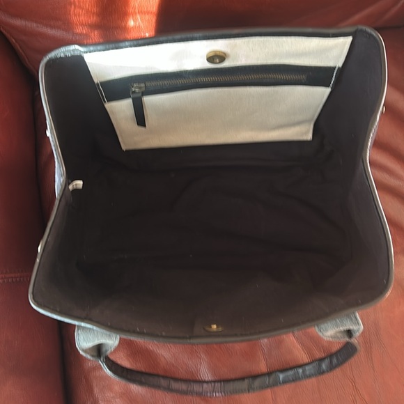 Sugar Scull Tote - Picture 3 of 11